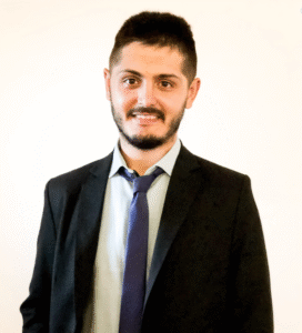 Retrato profesional de abogado del Estudio Sánchez Ferre especializado en derecho de obligaciones y defensa de datos personales vinculados al Veraz.